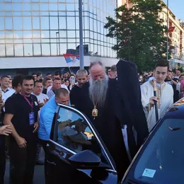 Хиљаде вјерника пред подгоричким саборним храмом