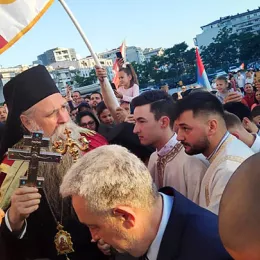 Хиљаде вјерника пред подгоричким саборним храмом