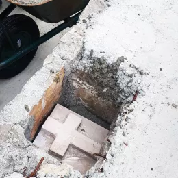 Епископ Методије освештао темеље храма у манастиру Сомина