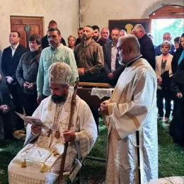 Епископ Методије богослужио у селу Азане