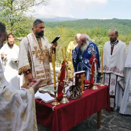 Литургију у Долима пивским служио Епископ Методије