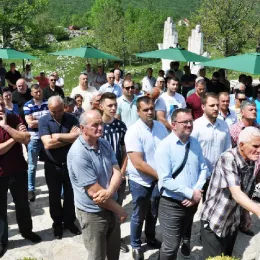 Литургију у Долима пивским служио Епископ Методије