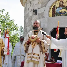 Литургију у Долима пивским служио Епископ Методије