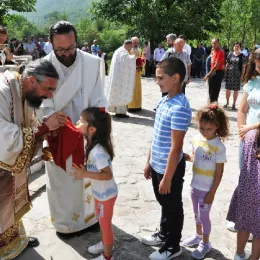 Литургију у Долима пивским служио Епископ Методије