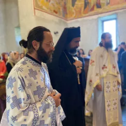 Епископ Методије на Тројичиндан богослужио у манастиру Мајсторовина