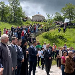Молитвено сабрање у мученичким пивским Долима: Ово мјесто је наш Зид плача