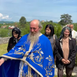 Епископ Методије на Духовски понедељак богослужио у селу Полица код Берана