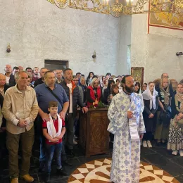 Епископ Методије на Тројичиндан богослужио у манастиру Мајсторовина