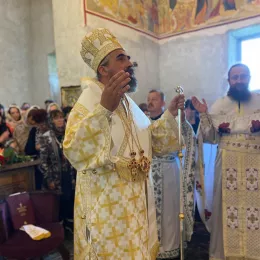 Епископ Методије на Тројичиндан богослужио у манастиру Мајсторовина