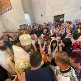 Епископ Методије на Тројичиндан богослужио у манастиру Мајсторовина