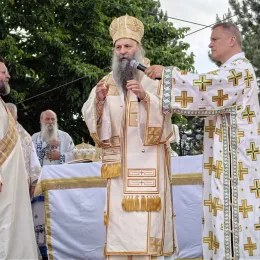 Патријарх Порфирије освештао спомен-капелу Светих српских новомученика у Маутхаузену