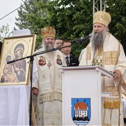 Патријарх Порфирије освештао спомен-капелу Светих српских новомученика у Маутхаузену