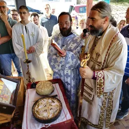 Епископ Методије служио Литургију на темељима храма Свих Светих, на Великом пијеску