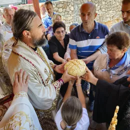 Епископ Методије служио Литургију на темељима храма Свих Светих, на Великом пијеску