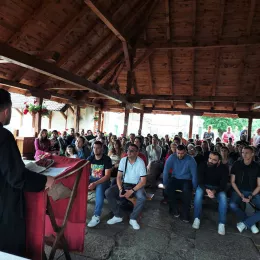 Света Литургија и предавање у Никољцу