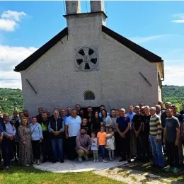 Тројчиндан у селу Кленак у Бањанима