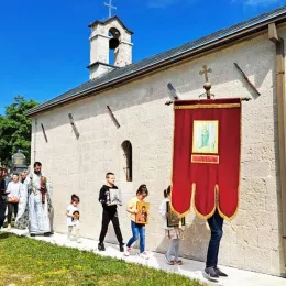 Тројчиндан у селу Кленак у Бањанима