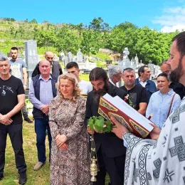 Тројчиндан у селу Кленак у Бањанима