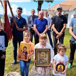 Тројчиндан у селу Кленак у Бањанима