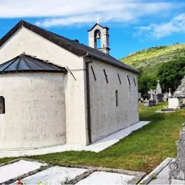 Тројчиндан у селу Кленак у Бањанима