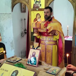 Литургија и црквено-народни сабор у Петровићима