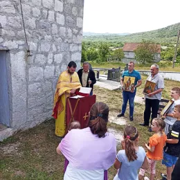 Литургија и црквено-народни сабор у Петровићима