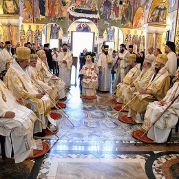 Литургијски прослављено 25 година архијерејске службе Митрополита Јоаникија