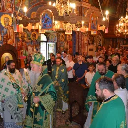 Тројичиндан прослављен у Острогу, богослужио Митрополит Јоаникије