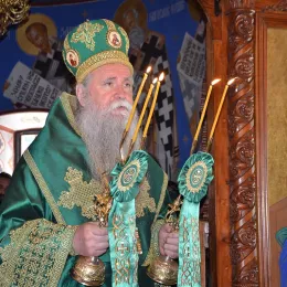 Тројичиндан прослављен у Острогу, богослужио Митрополит Јоаникије