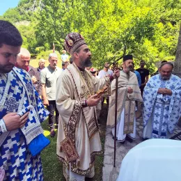 Архијерејска Литургија и парастос у манастиру Подмалинско