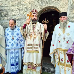 Архијерејска Литургија и парастос у манастиру Подмалинско