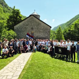 Архијерејска Литургија и парастос у манастиру Подмалинско