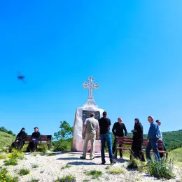 Служена Света литургија у Брезнима – мјесту страдања дијела Светих мученика пивских