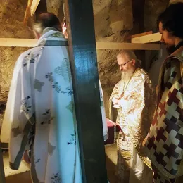 Литургија у манастиру Урошевица