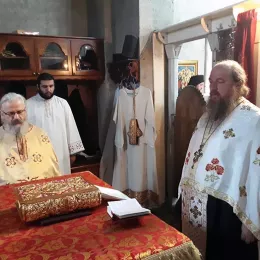 Бденије уочи празника Иконе Пресвете Богородице Тројеручице