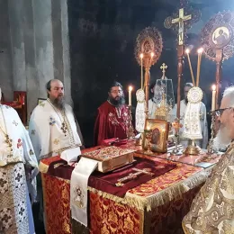 Литургија на празник Пресвете Богородице Тројеручице