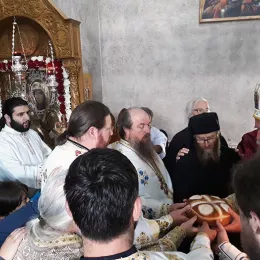 Литургија на празник Пресвете Богородице Тројеручице