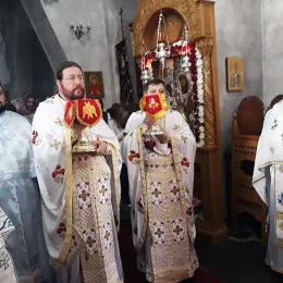 Литургија на празник Пресвете Богородице Тројеручице