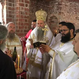 Литургија у Намастиру код Андријевице