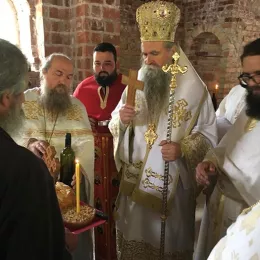 Литургија у Намастиру код Андријевице