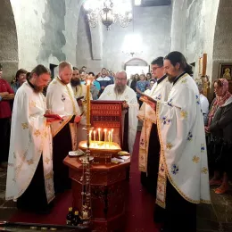 У манастиру Ђурђеви Ступови служена Света Тајна Јелеосвећења