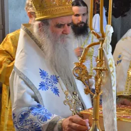 Митрополит Амфилохије: Не могу Брозови следбеници да богословствују и располажу Божјим храмовима