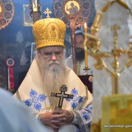 Митрополит Амфилохије: Не могу Брозови следбеници да богословствују и располажу Божјим храмовима
