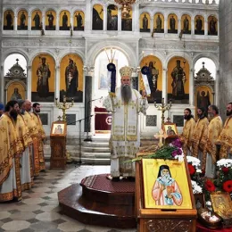 Епископ Јоаникије служио у никшићкој Саборној цркви покрај моштију Светог Нектарија Егинског
