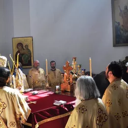 Епископ Јоаникије служио у никшићкој Саборној цркви покрај моштију Светог Нектарија Егинског