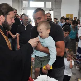 Епископ Јоаникије служио у никшићкој Саборној цркви покрај моштију Светог Нектарија Егинског