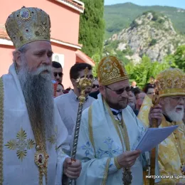 Седморица архијереја у манастиру Рибњак освештали цркву Светих апостола Петра и Павла
