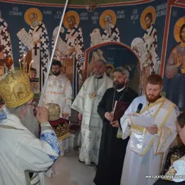 Седморица архијереја у манастиру Рибњак освештали цркву Светих апостола Петра и Павла