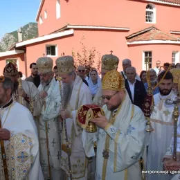 Седморица архијереја у манастиру Рибњак освештали цркву Светих апостола Петра и Павла