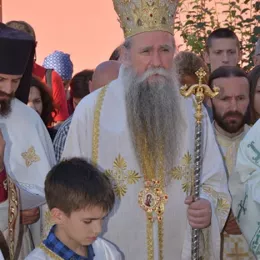 Седморица архијереја у манастиру Рибњак освештали цркву Светих апостола Петра и Павла